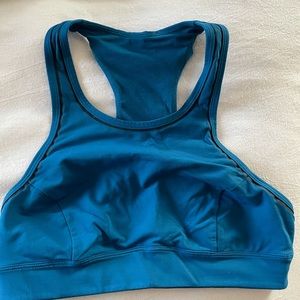 Lululemon Cut Out Runners Sports Bra size 6